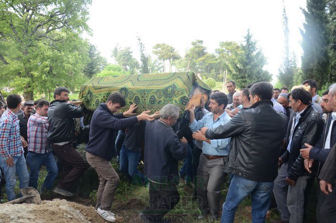 Akhisar’da 3 Maden İşçisi Son Yolculuğuna Uğurlandı